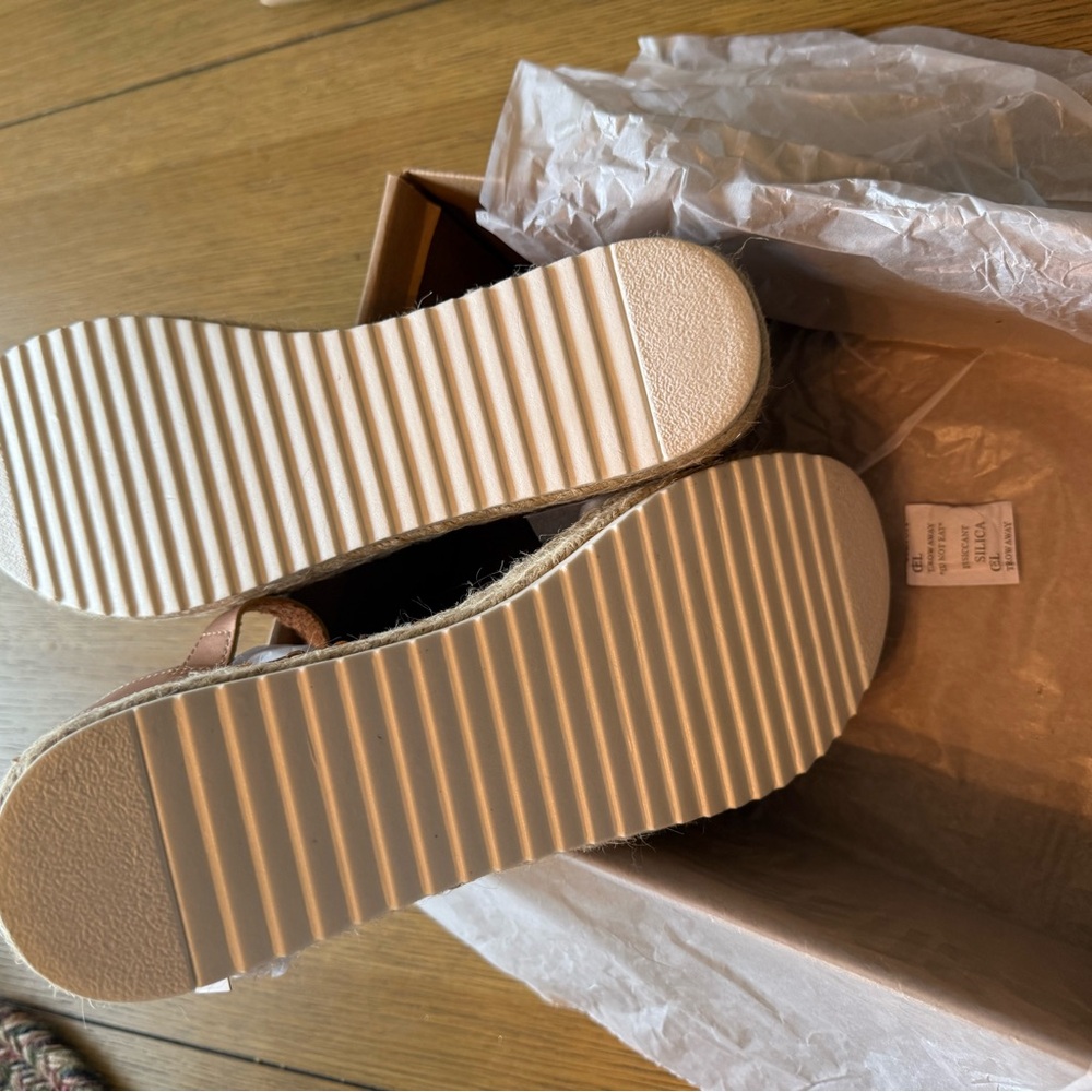 Cushionaire Melissa sandals - Picture 7 of 10